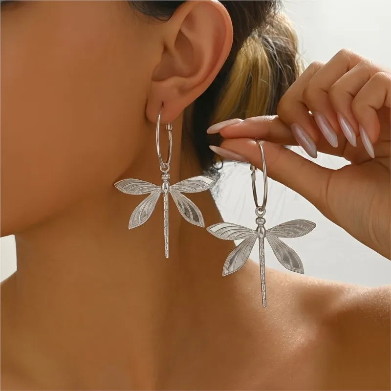 Vintage Hollow-Out Metal Dragonfly Pendant Earrings for Women Unique Bohemian Style Earring Party Jewelry Gifts