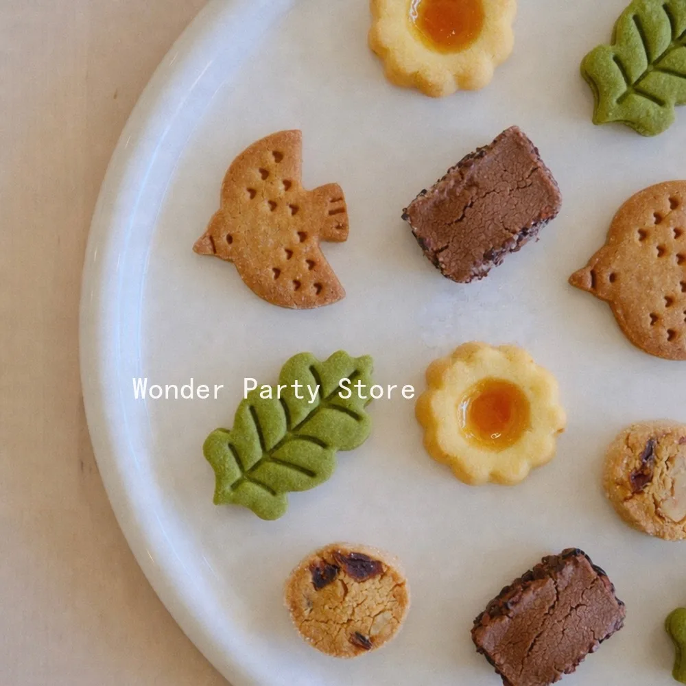Swallow Biscuit Mold Leaves Pattern Cookie Cutter Mini Heart Swallow Shaped Biscuit Mould Fondant Cookie Cutter Mold Baking Tool