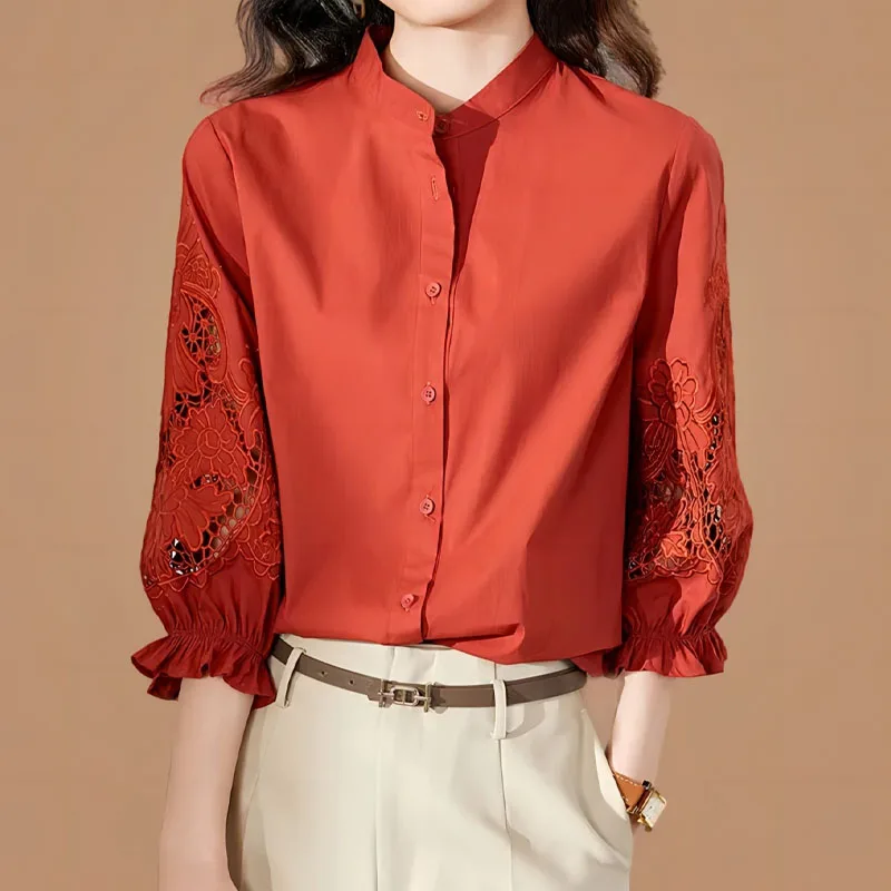 Camisa empalmada con bordado calado para mujer, blusa holgada de botones de Color sólido que combina con todo, moda elegante, Primavera