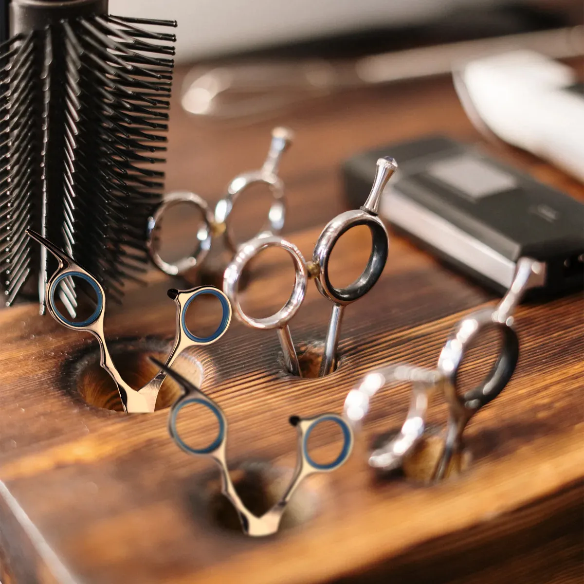 

Набор из 7 профессиональных парикмахерских ножниц: легкий комплект для стрижки волос для салонов и домашнего использования