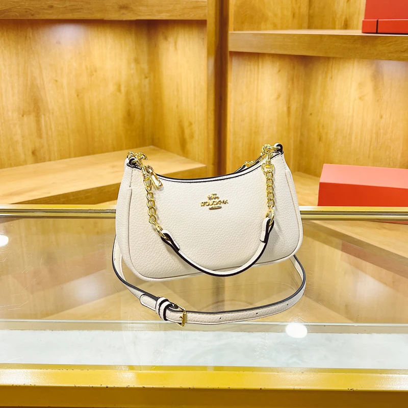 

Elegant Commuter Diaper Bags For Women Minimalist Leather Shoulder Bag Large Capacity Simple Vintage Fashionable Luxury