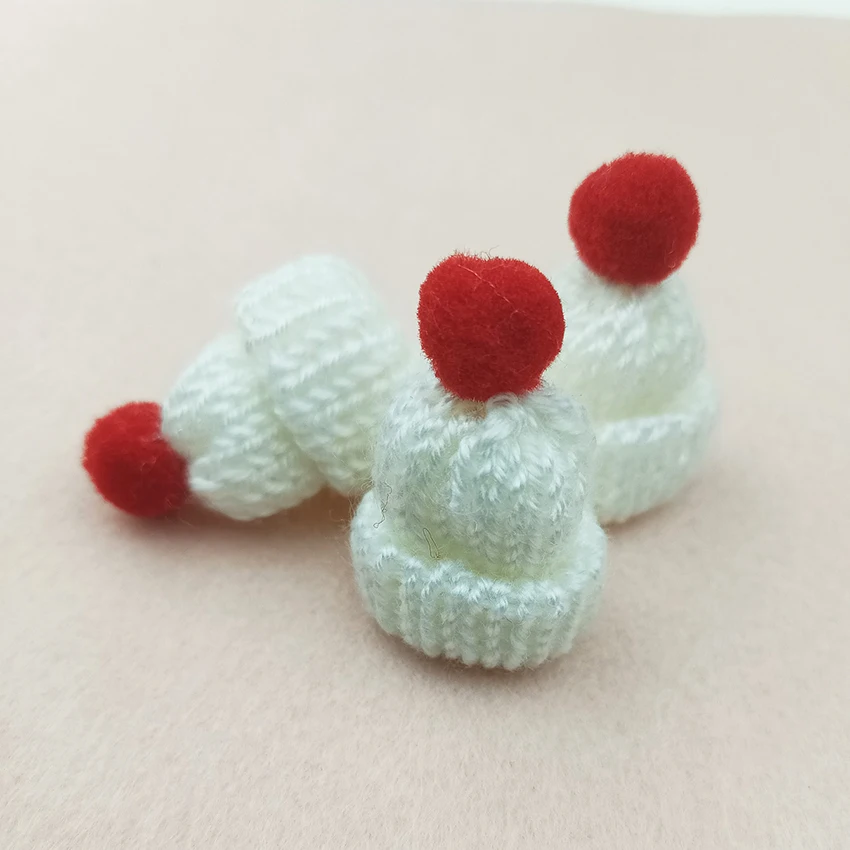 30 Stück Mini-Weihnachtsmützen-Applikationen 3,5x4,5CM Mehrfarbig DIY Haarspangen Kleidung Kopfbedeckung Taschendekoration Aufnäher für Kreatives Basteln – Detail 8