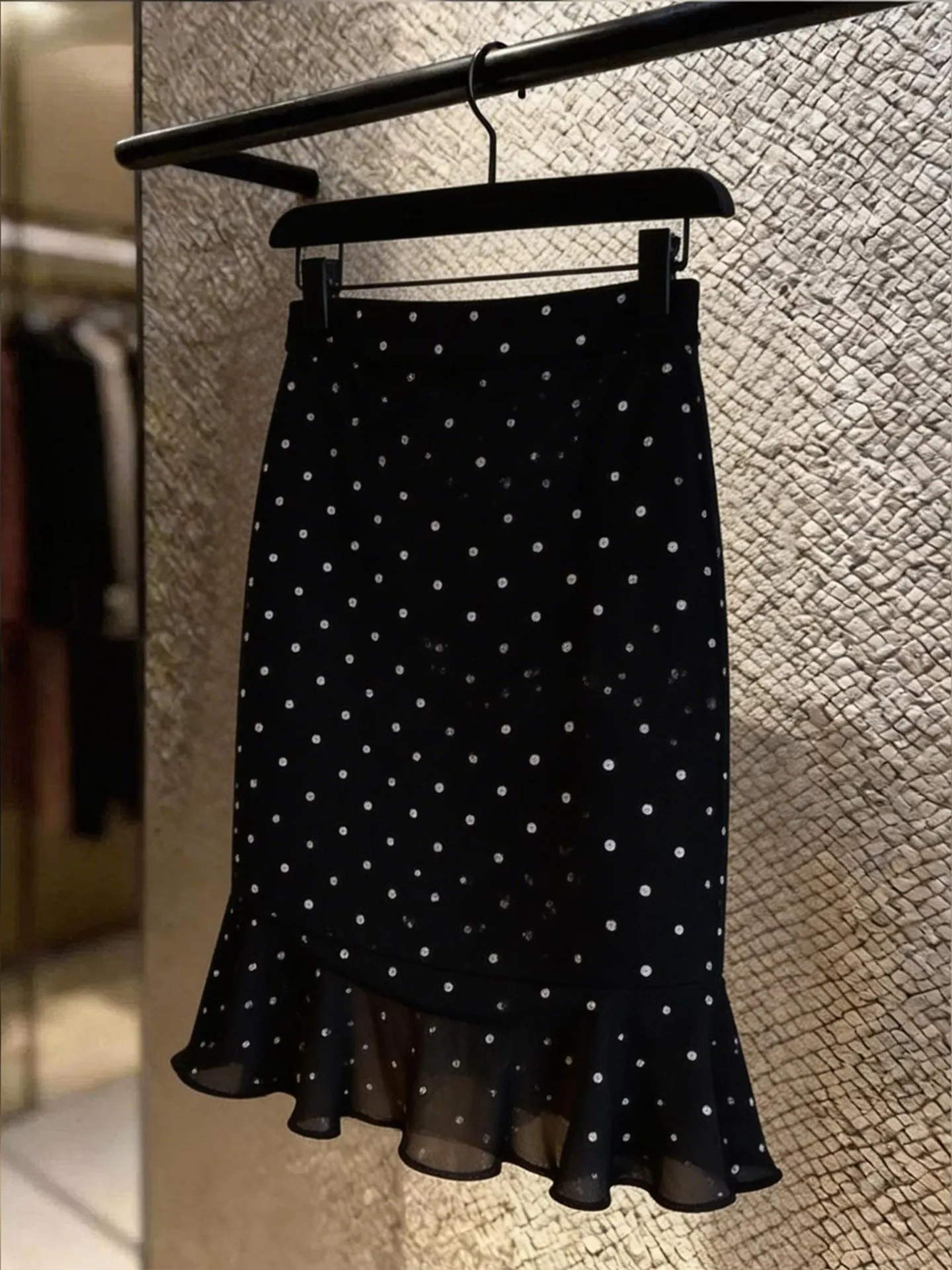 

Spring Summer 2026 Retro Black Polka Dot High Waist Half Skirt Women's Elegant Commute Skirt with Lace Hemline Slimming Effect