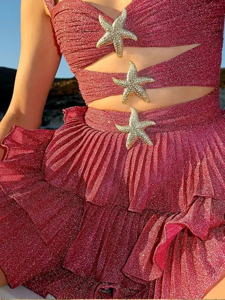 Sexy brilhante oco para fora em camadas plissado mini vestido feminino moda sem costas sem mangas vestidos finos 2024 nova senhora festa vocação vestido