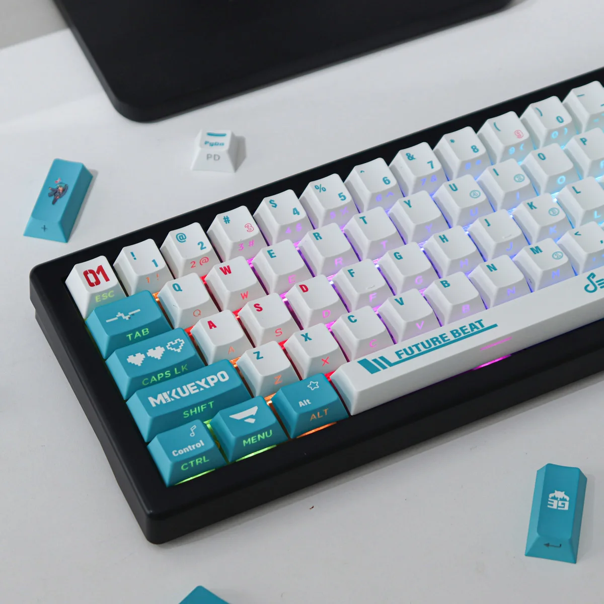 

Blue Anime Theme Side-Lit Pbt Sublimation 130-Key Original Factory Suitable For Wooting Mechanical Keyboard