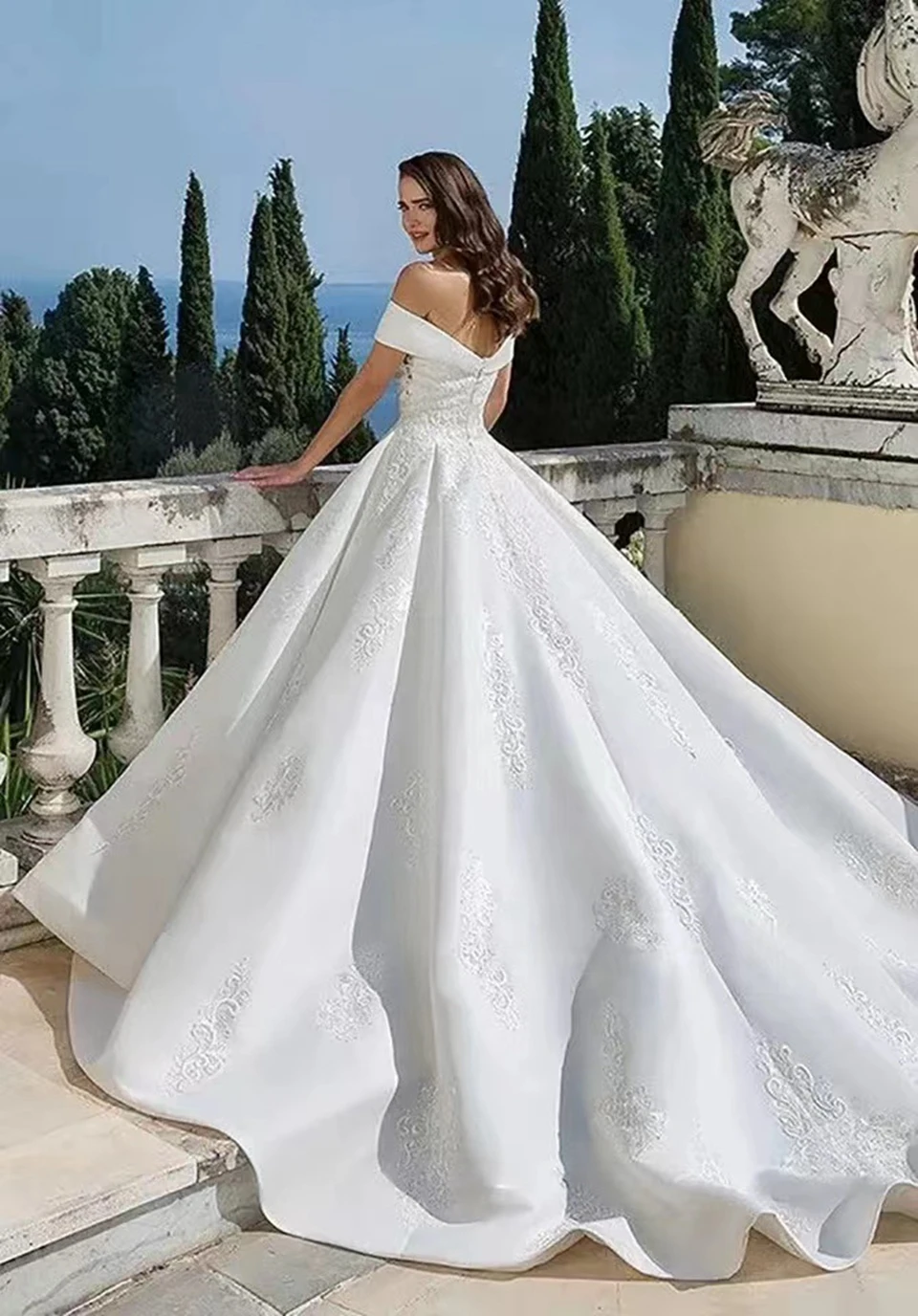 Robes de mariée élégantes personnalisées à col en V pour femmes, dentelle hors de la mariée initiée, nouveauté, 2024