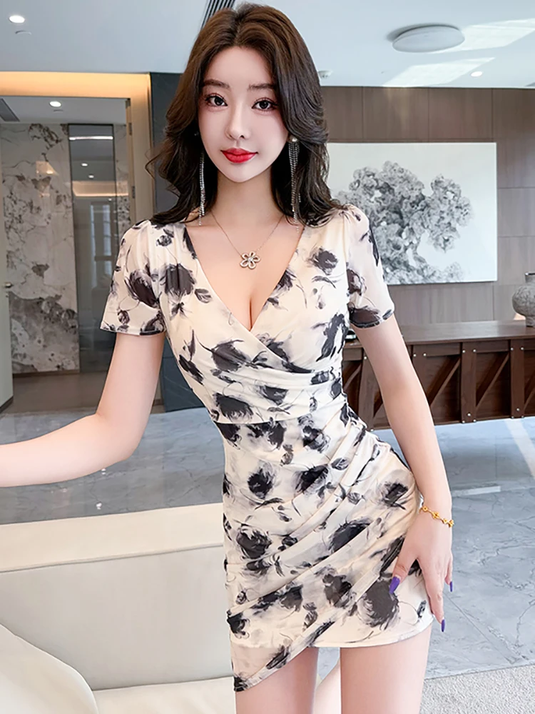 2025 جديد الأبيض شبكة طباعة قصيرة الأكمام الخامس الرقبة فستان قصير المرأة أنيقة مطوي Bodycon فستان الحفلة الراقصة الصيف الكورية شيك فستان الحفلات