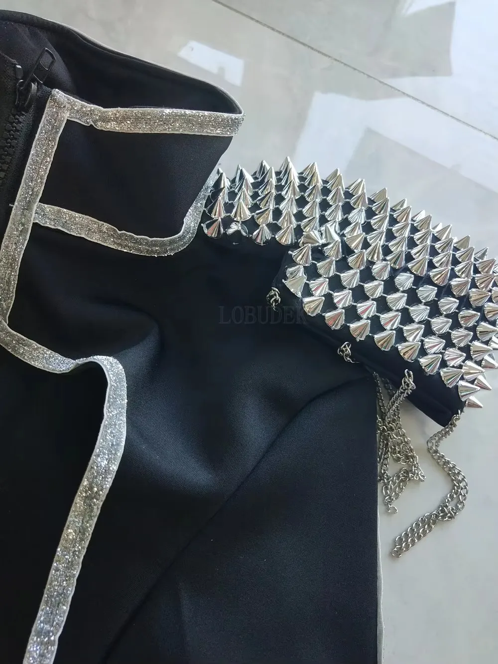 Catene con rivetti neri da donna Mantello Body 2 pezzi Abbigliamento per squadra di danza jazz Bar Discoteca Cantante Ballerino Costume per spettacoli teatrali