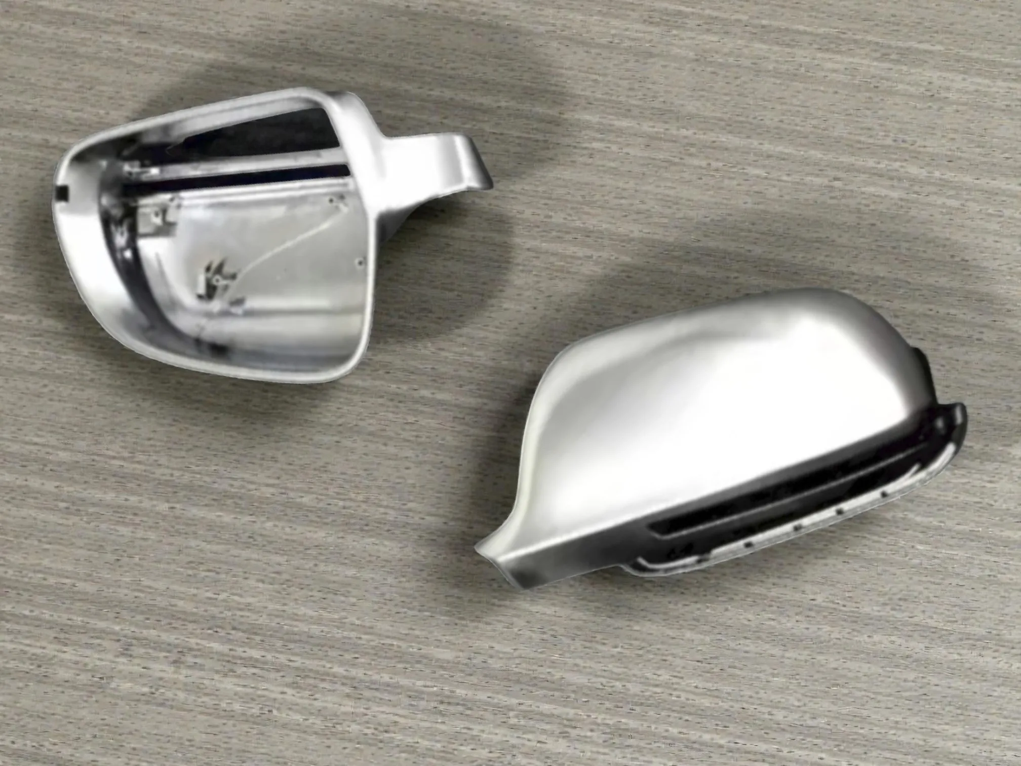 

1 пара хромированных накладок на корпуса боковых зеркал с функцией Side Assist для Audi A4 B8