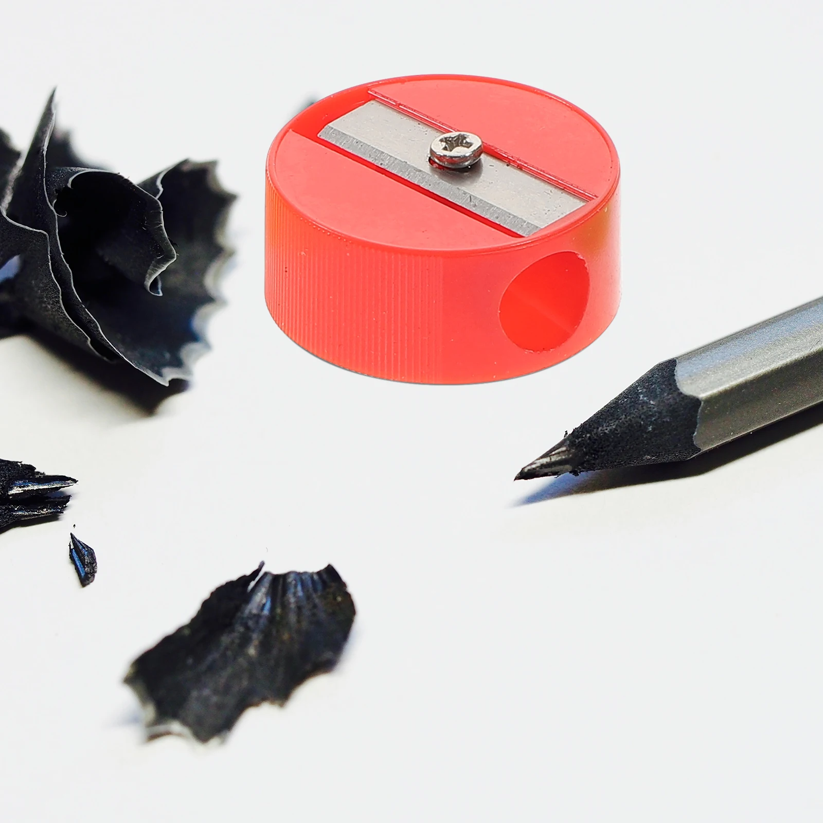 

150 Pcs Plastic Pencil Sharpener Bright Color Round Design Manual Sharpeners for Kids Students Supplies Colored Pencils Eyebrow