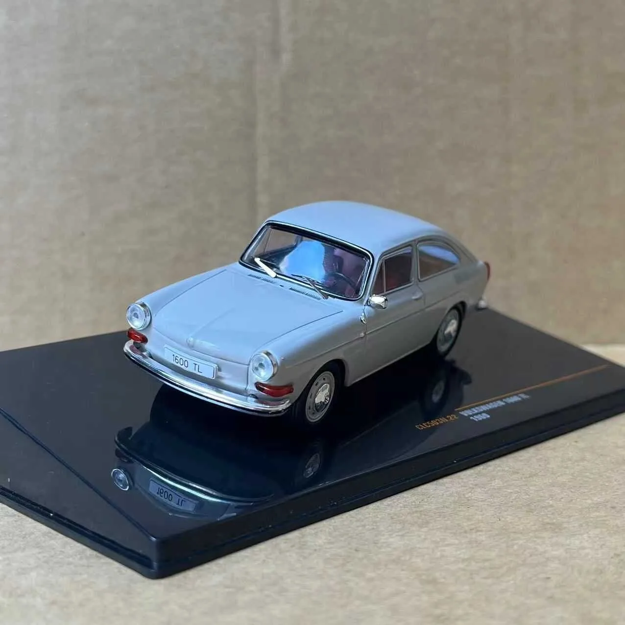 IXO 1/43 Scale 1600 TL 1969 Alloy Car Model Diecast Toys Collection Ornaments Souvenir Toys