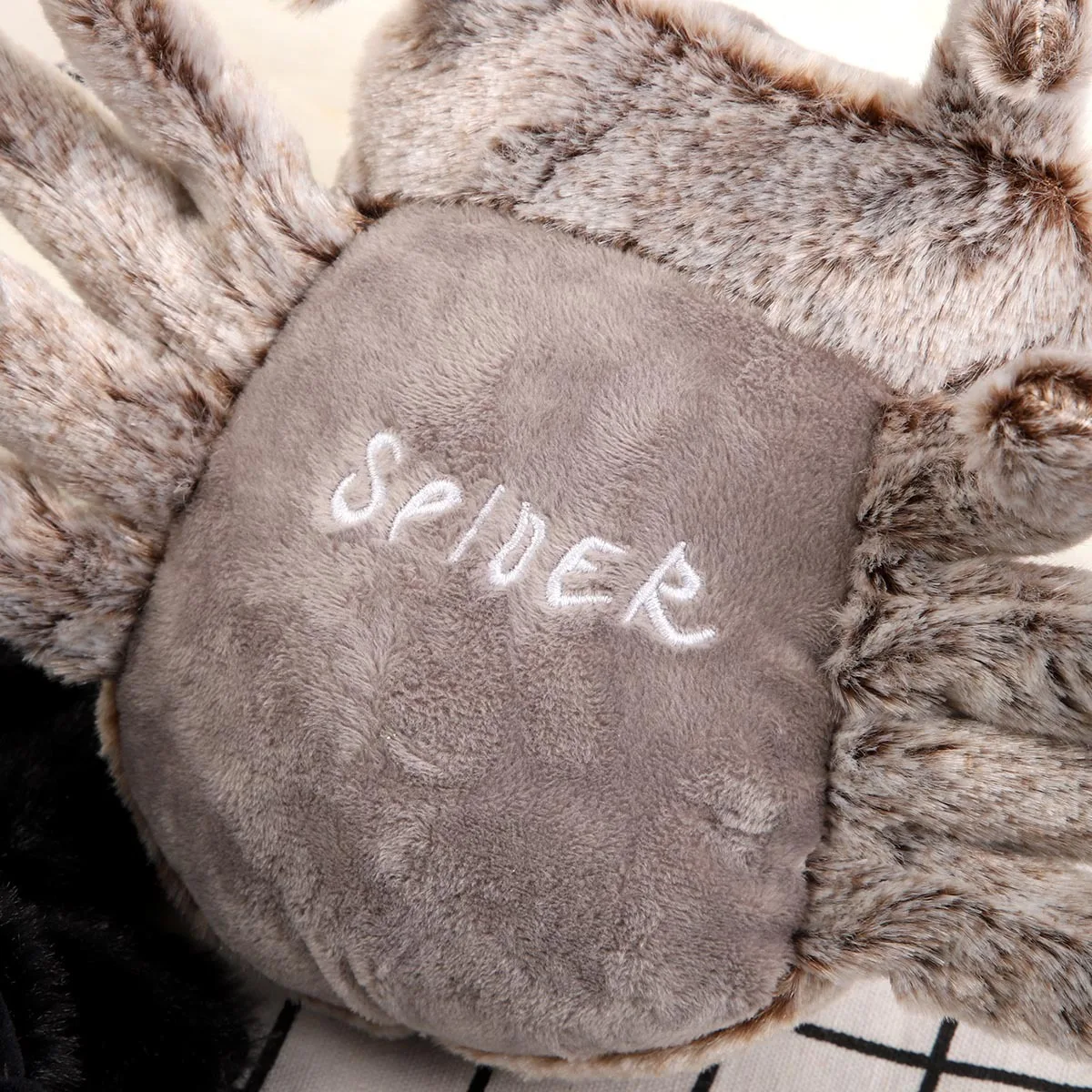 1pc lucas amigo aranha brinquedo de pelúcia kawaii preto branco aranha boneca decoração para casa travesseiro macio recheado presentes do dia das bruxas brinquedo para criança