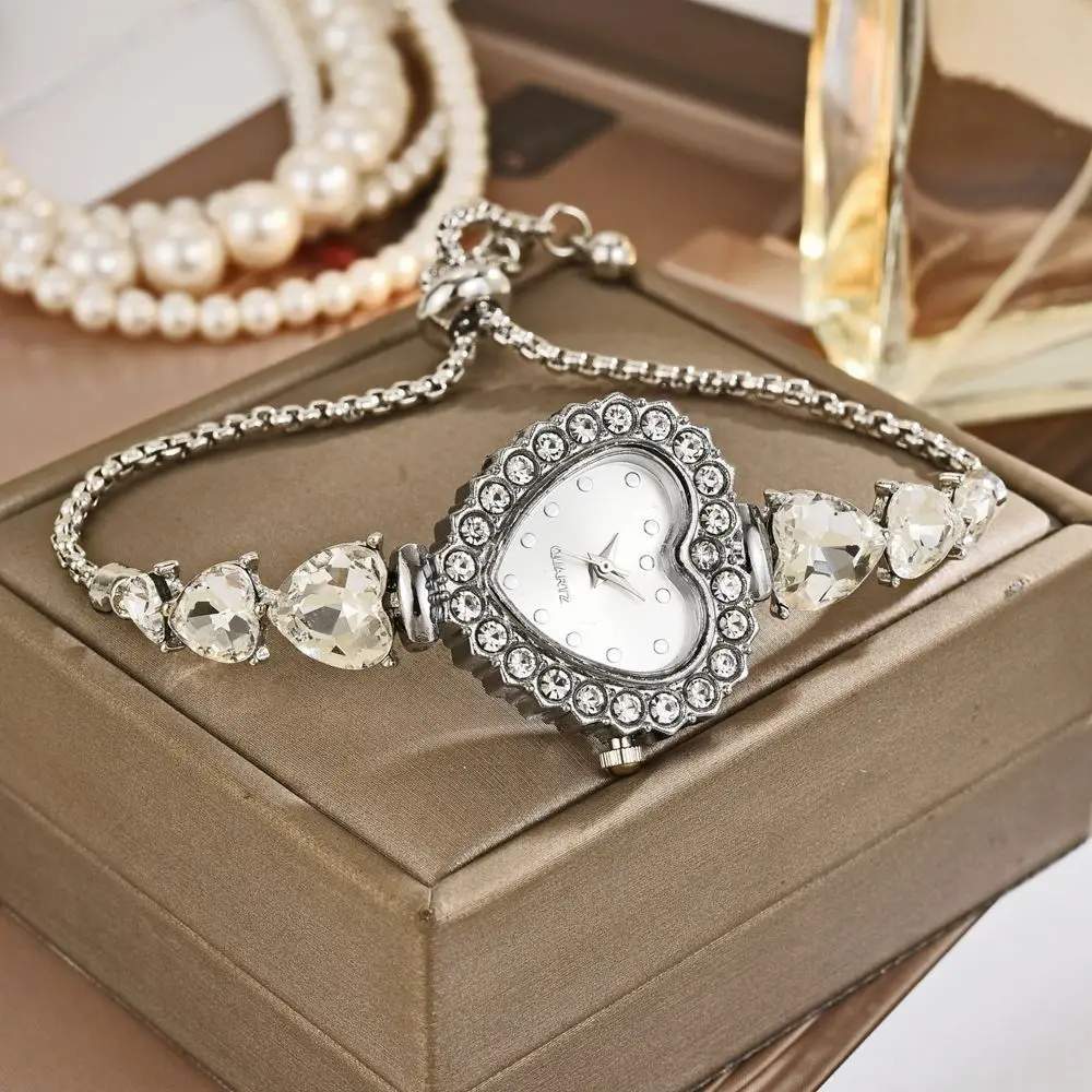 Adjustable Quartz Women's Watch Alloy Elegant Heart-shaped Bracelet Watch Exquisite Waterproof Sparkling Watch Daily Wear