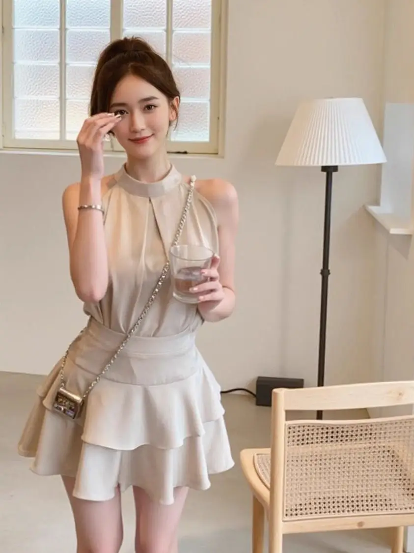 

Women's Sleeveless Neck Hanging Vest Set Satin Fabric Size Skirt with Lace Hemline Short Cake Style Two-Piece Set