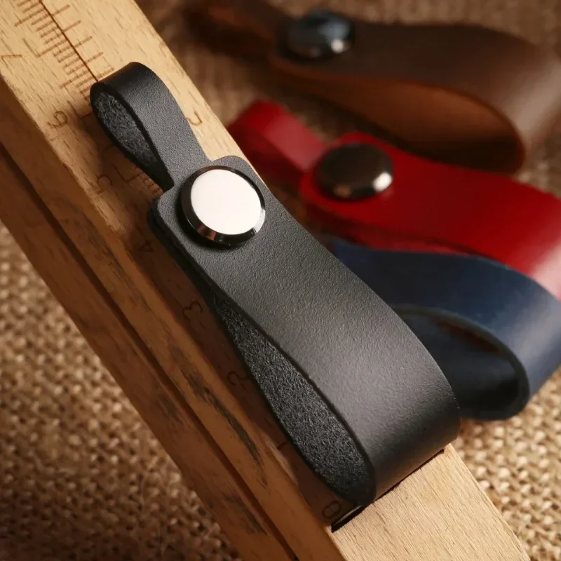 Benutzerdefinierter Logo-Schlüsselanhänger aus echtem Leder für Herren und Damen, Vintage-Stil, personalisierter Auto-Namens-Schlüsselanhänger, Lasergravur, Namens-Schlüsselanhänger