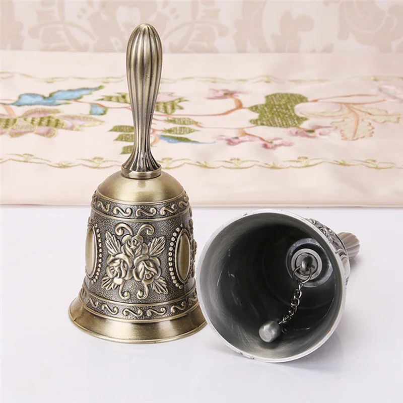 

2PCS Retro Metalen Tone Hand Bell Metal Bell Handicraft Christmas Bell Wind Bell Christmas Craftab13
