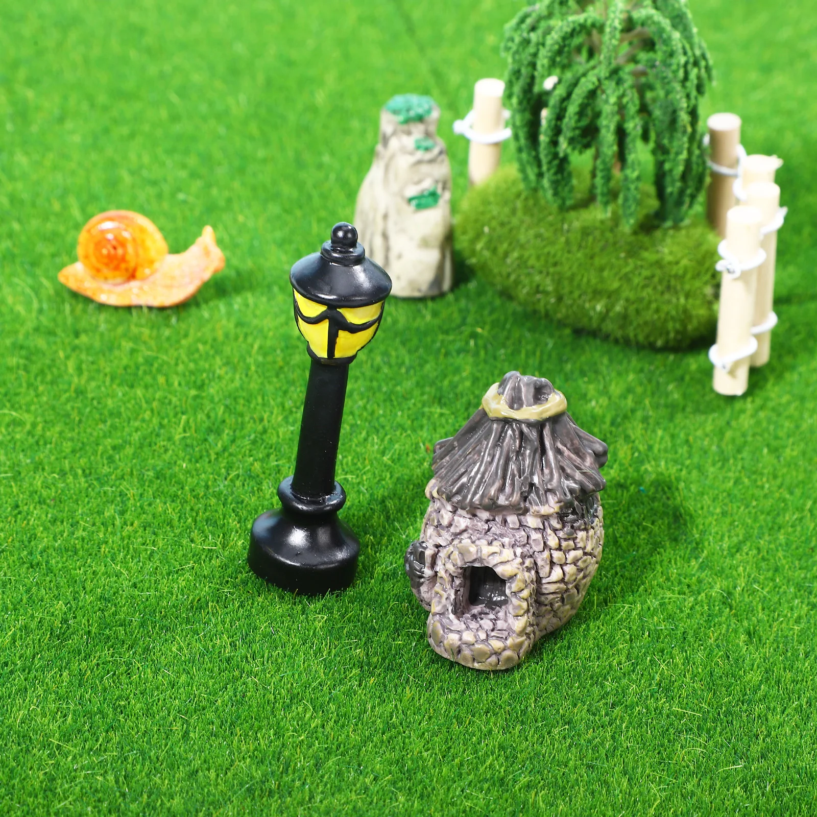 

8 Pcs Fake Artificial Moss Decorative for Planters Landscaping Plants Landscape