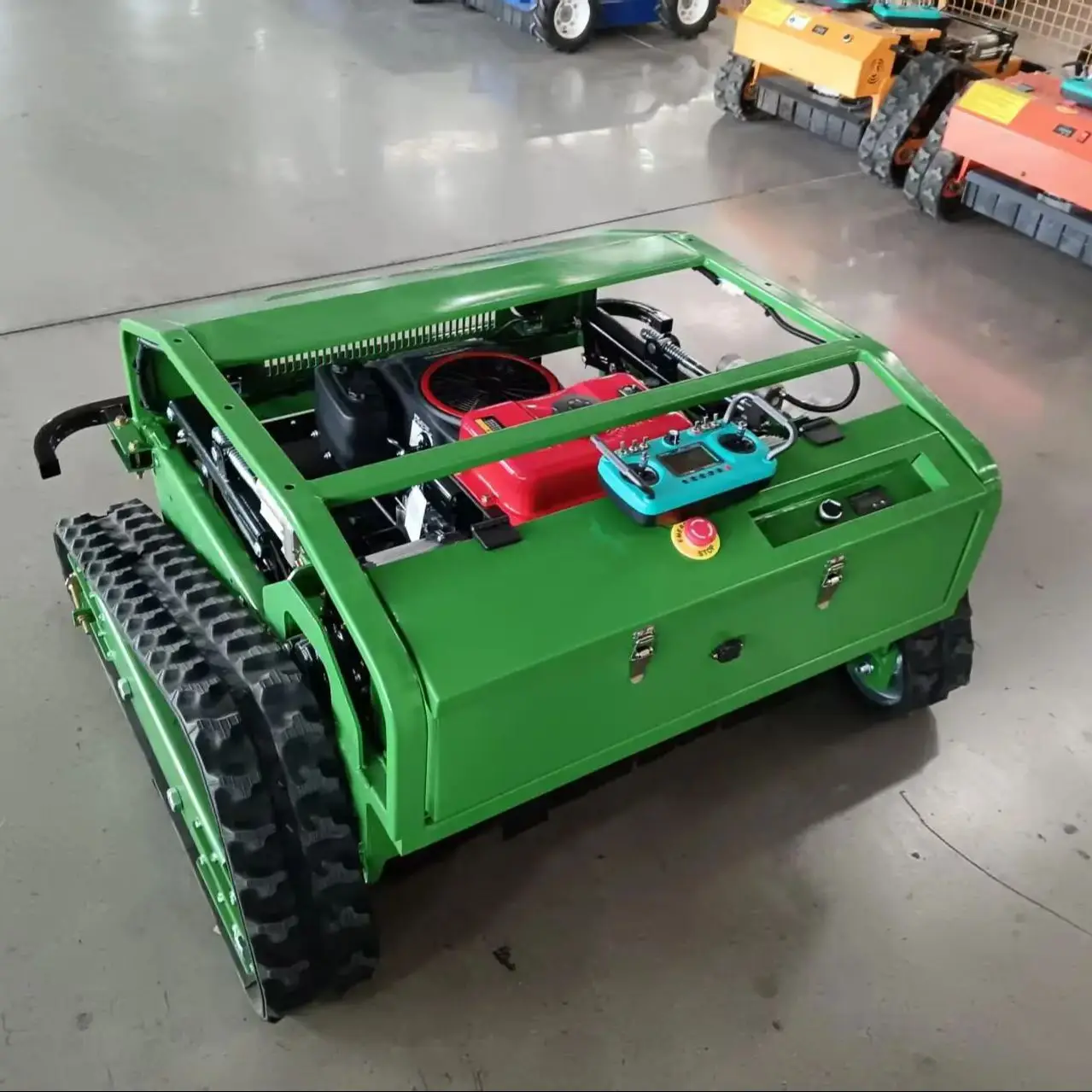 

Tracked 800mm lawn mower, high efficiency 3800㎡/h, supports customized industrial remote control, suitable for large lawns