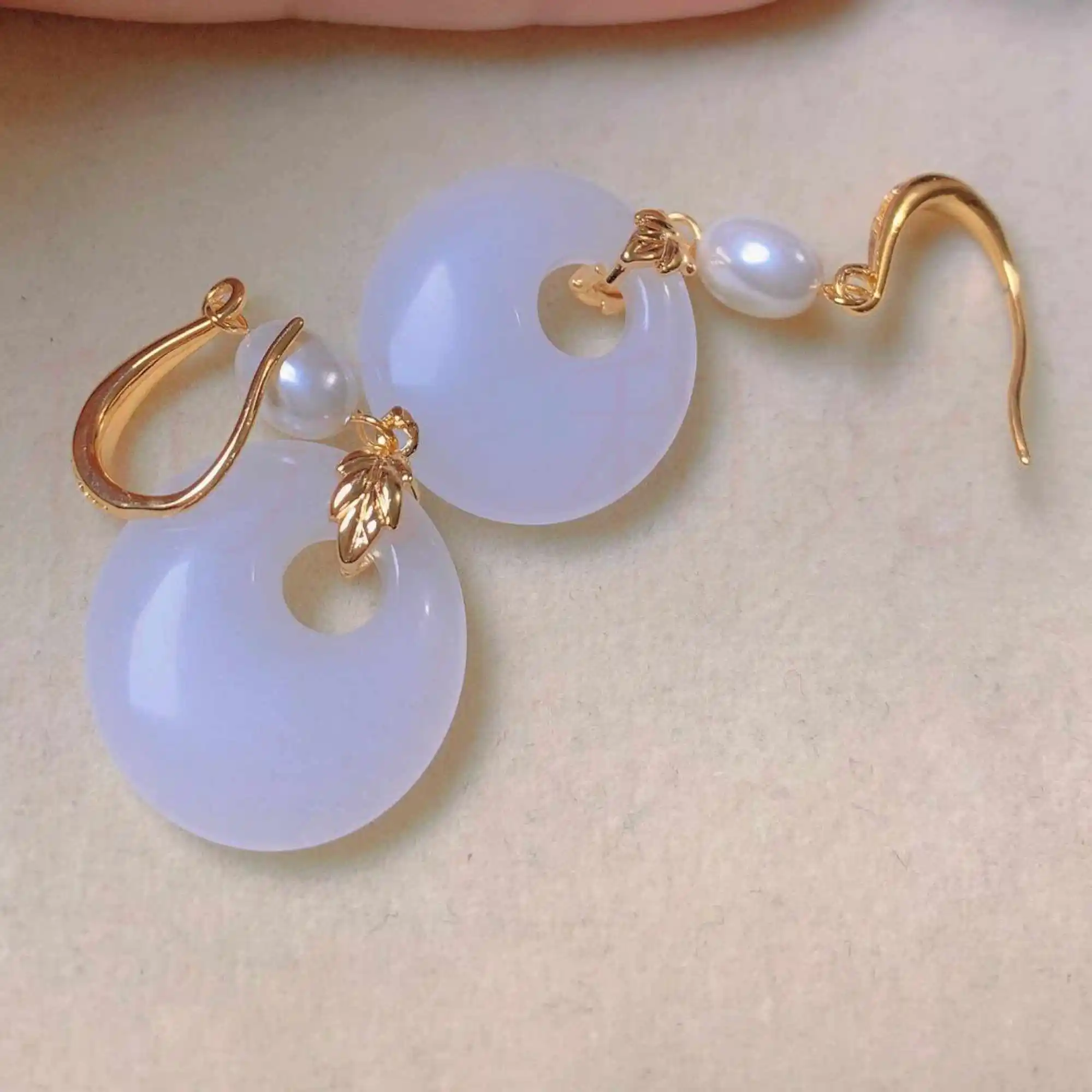 

Natural oblateness white jade Pearl eardrop gold ear hook Lucky Ear stud Fashion Wedding Gift Cultured Jewelry Women