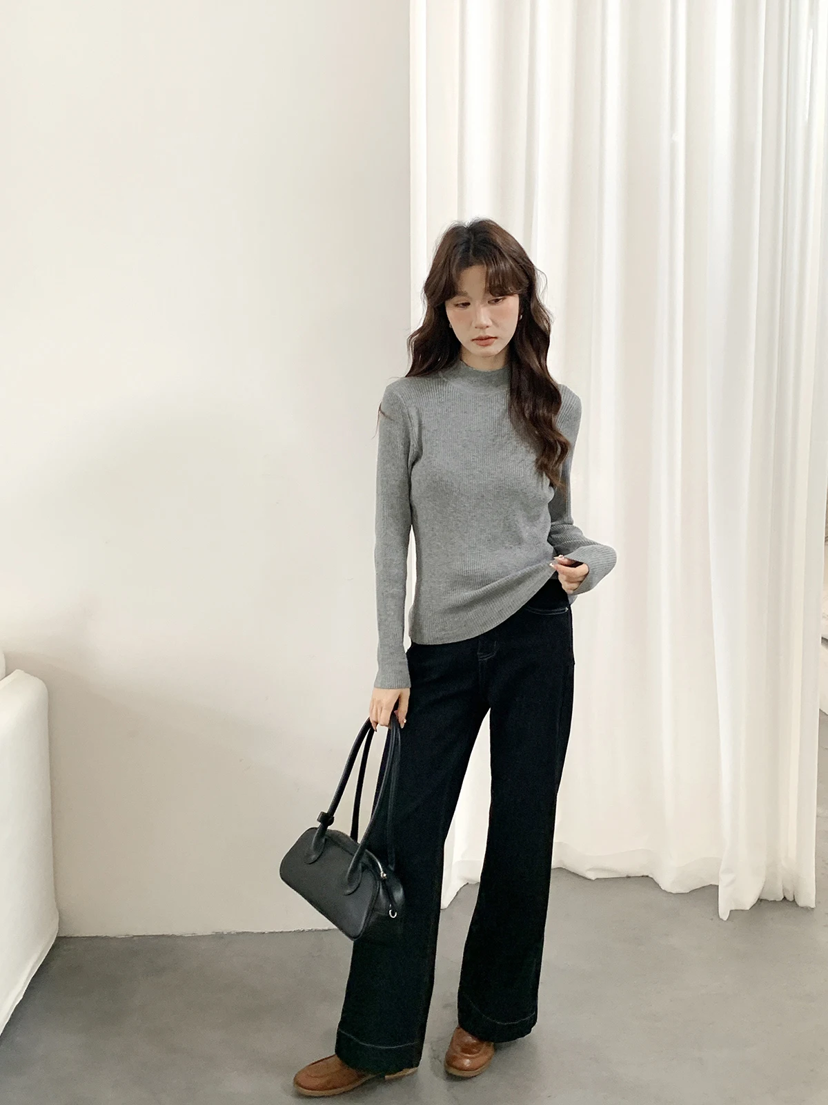 

Женский облегающий вязаный топ с высоким воротником, базовая модель, осенняя новинка, из мягкой полиэстеровой смеси, стандартной длины