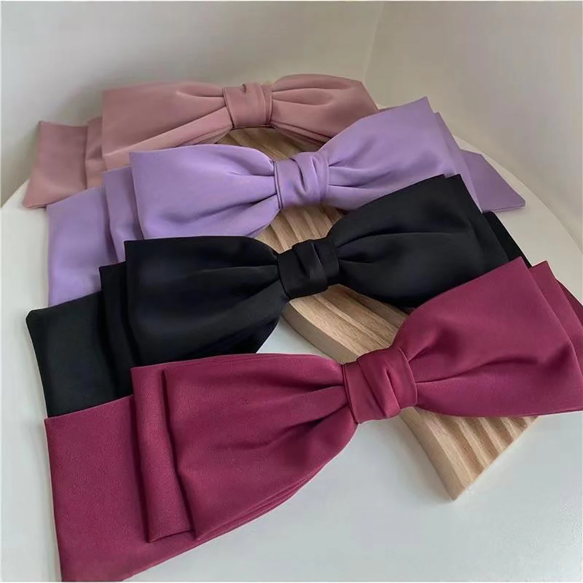 Große Satin-Haarschleifen Elegante Einfarbige Haarspangen für Damen und Mädchen Frisuren – Detail 1