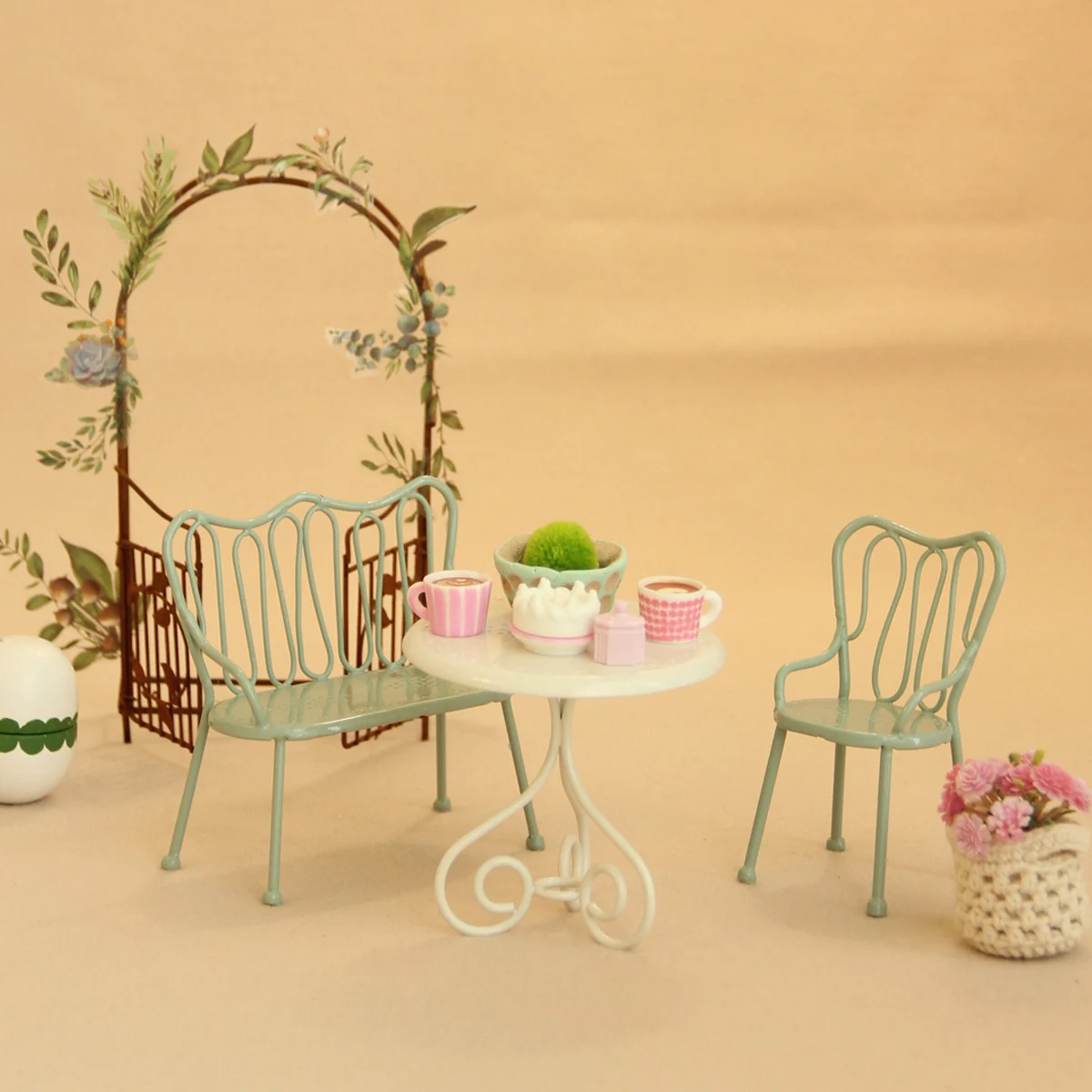 1:8/1:12 Miniature Iron Table and Chair Set, Three-Piece Set, Mini House Garden and Courtyard Decoration Ornaments