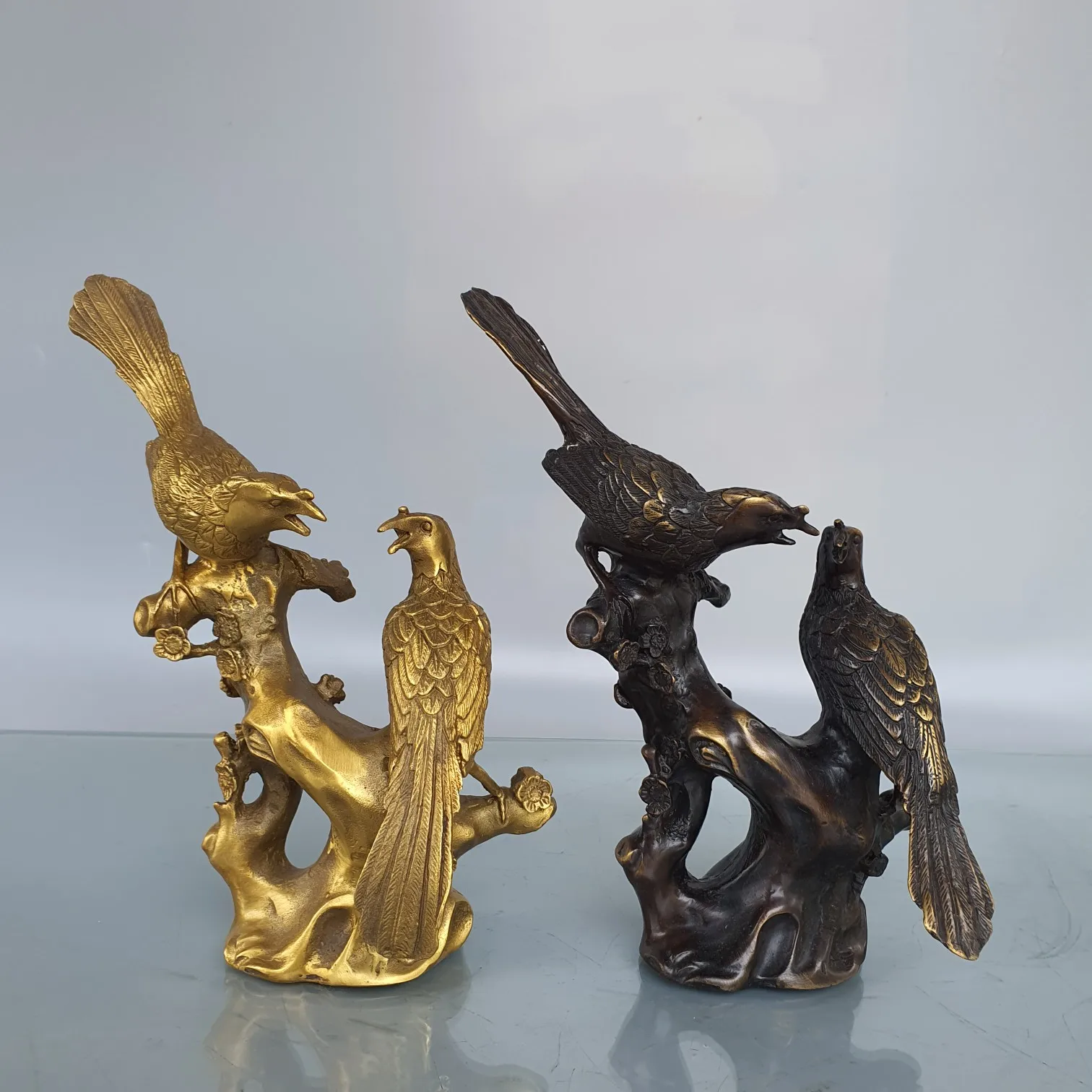ure Copper Magpie Plum Blossom Sculpture - Exquisite Home Decor and Lobby Offering Figurine for Living Room Decoration