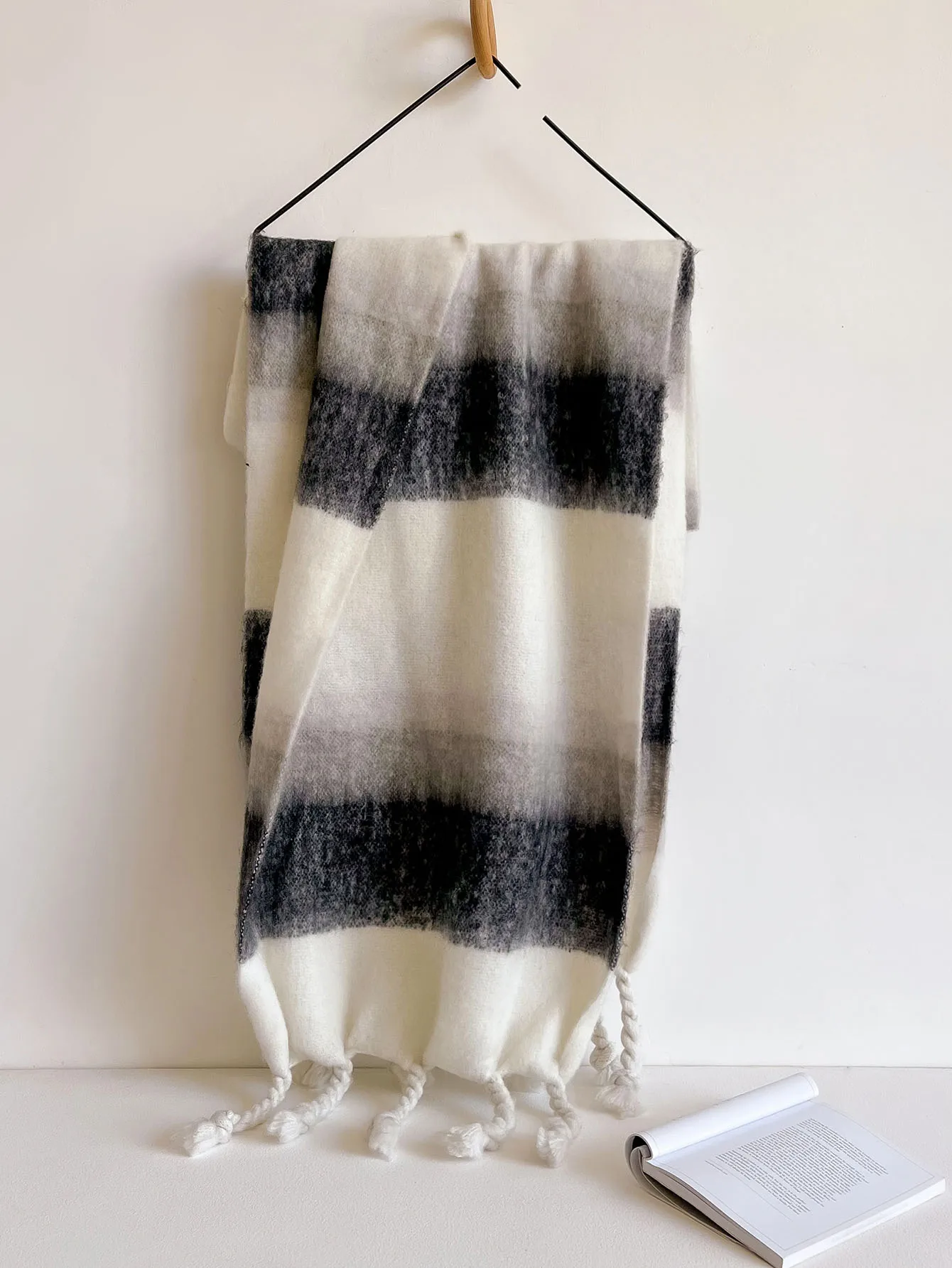 Cashmere Autumn Winter Plaid Scarf Women Luxury Accessories Warmth Polychrome Tassels Pashmina Scarf Furry Mohair Shawl