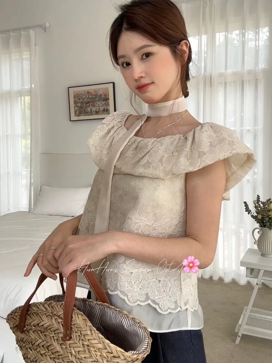 

Slimming Effect Korean Sle irt with Flounce Hem And Sa 3D Flower Design round Neline Polyester Fiber Casual Top