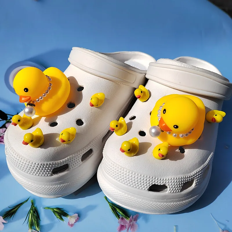 New Whole Set Hot Sale DIY Hole Shoes Charms for Little Yellow Duck Charms Designer Quality Garden Shoe Decoration Girl Gift