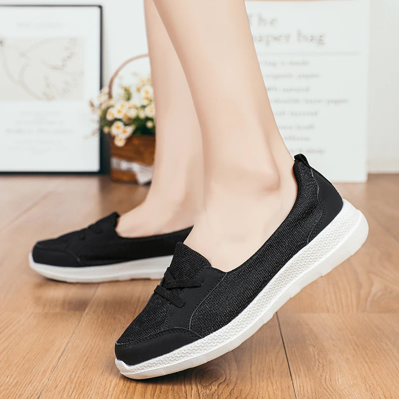 

Summer Lightweight Breathable Causal Shoes Women Mesh Sports Mother Slip-On Sneakers Ladies Non-Slip Big Size 42 Jogging Shoes