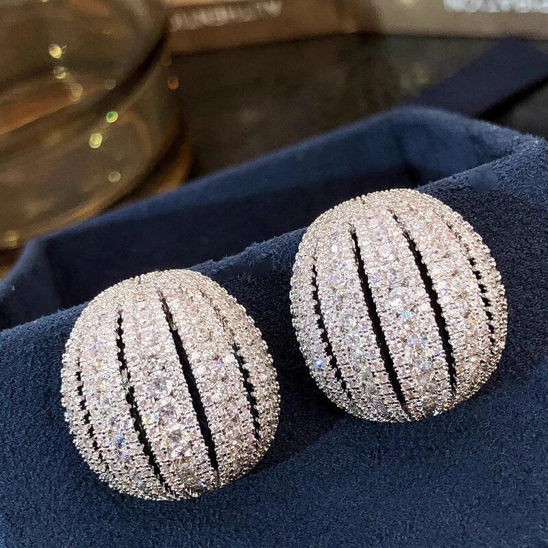 2026 New Elegant Temperament, Geometric Earrings, Light Layered Zircon, Light Luxury, Grand and Dynamic, Classic Jewelry
