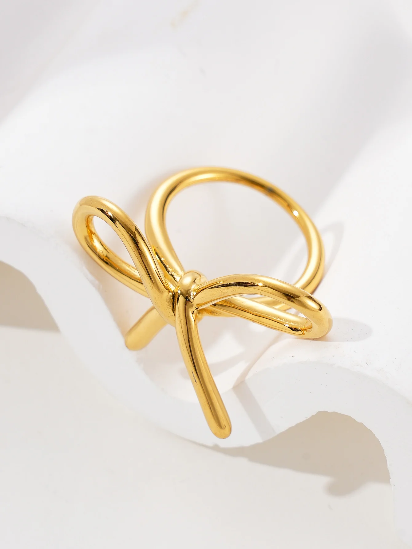 A Summer French Fashion Vintage Stainless Steel Women\'s Bow Ring for Gathering, Travel, Gift Giving, Vacation, Date