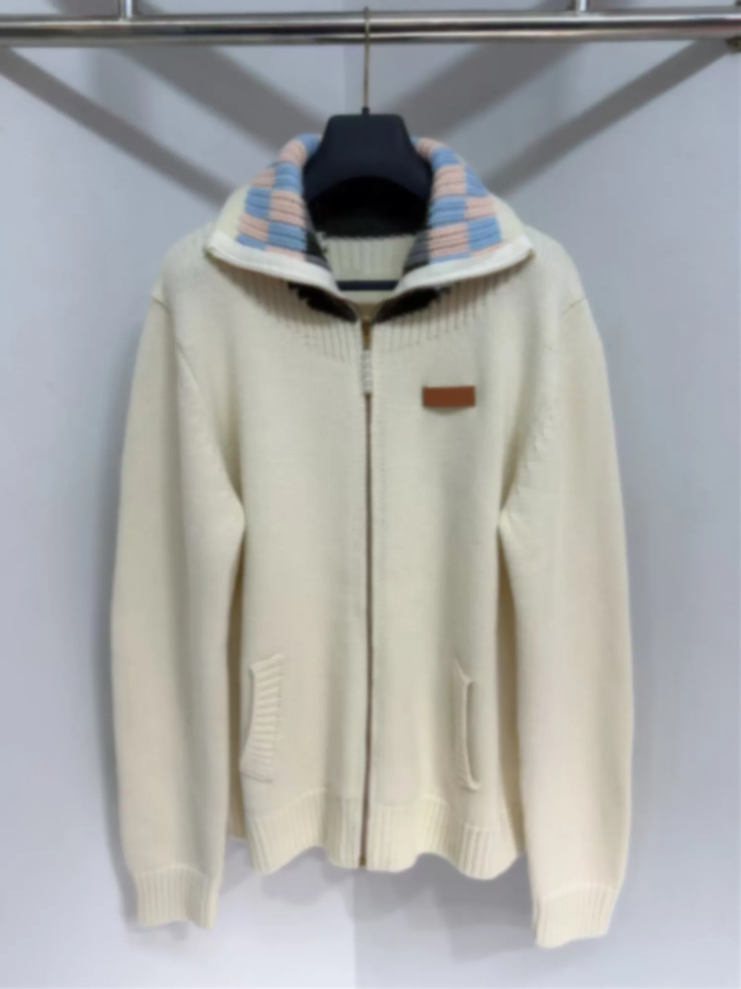 

Новый осенне-зимний кардиган на молнии из мягкой шерстяной смеси с цветными полосками, свободного кроя, с длинными рукавами, для повседневной носки