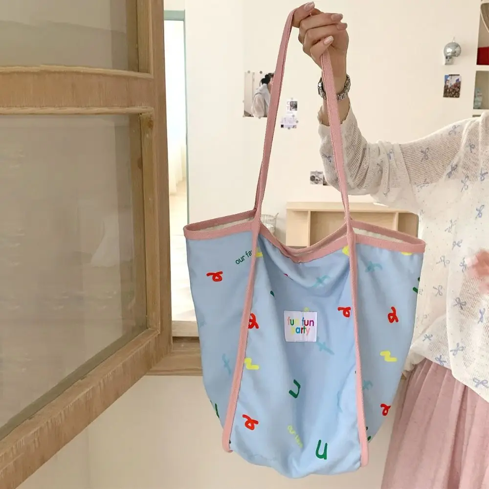 

Casual Chic Hobo Bag Lightweight Large Capacity Cartoon Shopping Bag Portable Letter Dopamine Color Basket Bag Travel