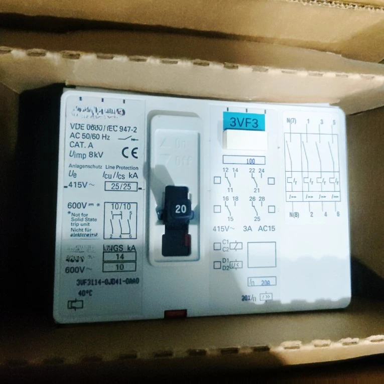 

3VF3114-0JD41-0AA0 4P 20A