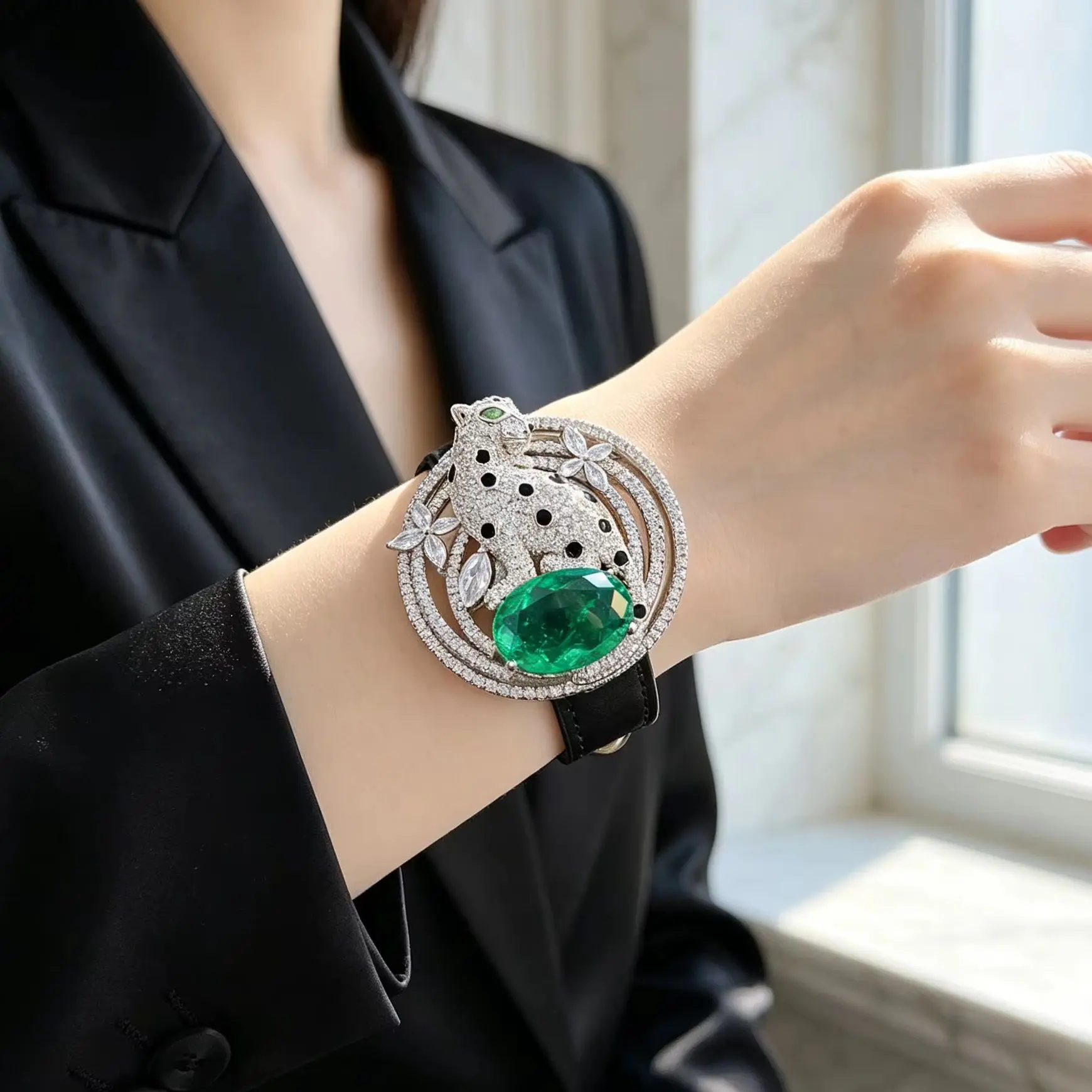 Luxury Leopard Statement Belt Bracelet Oval Red Green Gemstone Halo Paved CZ Panther Wristband Women Evening Party Jewelry Gift
