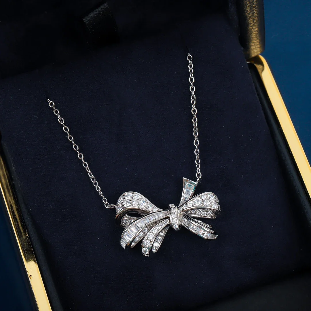 

Europe Fine Jewelry Bow Silver Crystal Pendant Top Quality Necklace Woman Designer Exquisite Gifts Trend