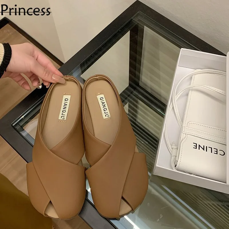 

Soft Leather Foreskin Half Slippers For Women's Summer Outerwear With Skirt 2024 New Soft Sole Muller Shoes French Lazy Sandals