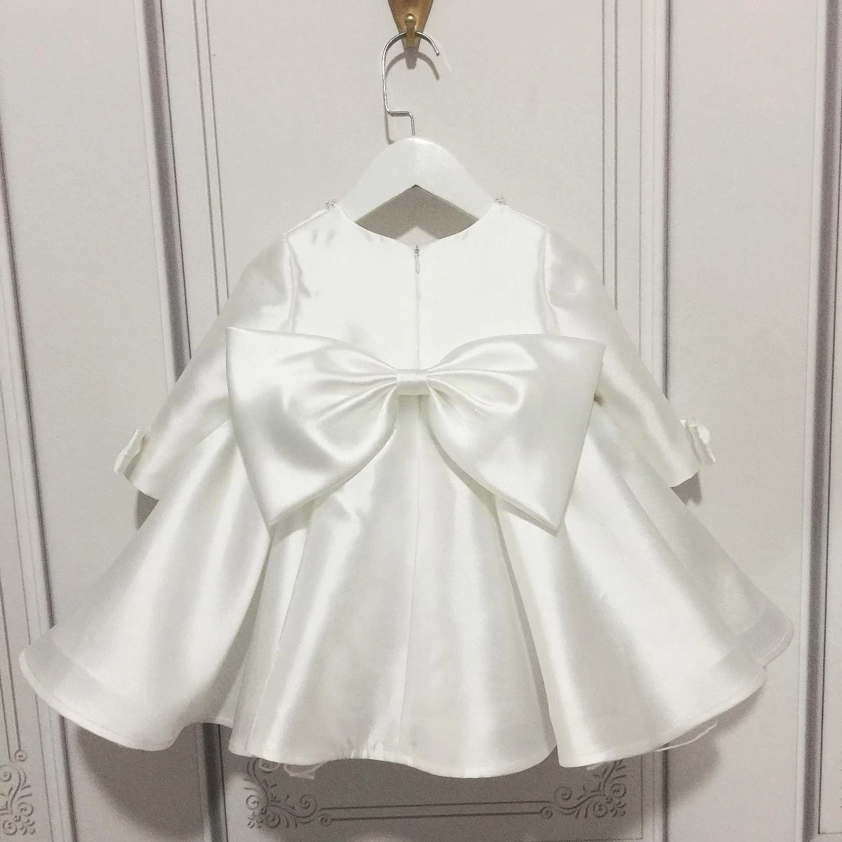 Children's  Princess  Flower Girl Long Sleeve Baby  Satin Textured Hand Sewn Bead Puff  Birthday  dress