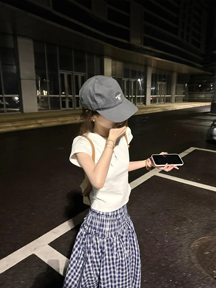 Traje informal coreano Sle de verano para mujer, camiseta blanca oulder ort Sve, falda a cuadros, conjunto de dos piezas de algodón elegante