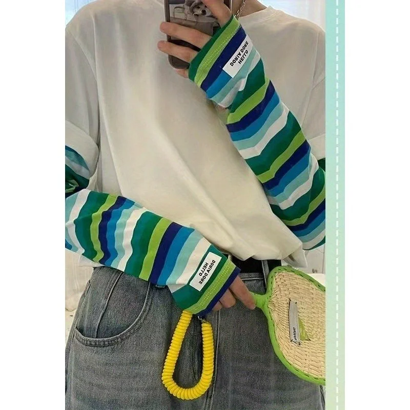 حماية من أشعة الشمس في الصيف في الهواء الطلق، حماية من الأشعة فوق البنفسجية من الحرير الجليدي، واقي ذراع مخطط فضفاض مع أصابع مرفقة