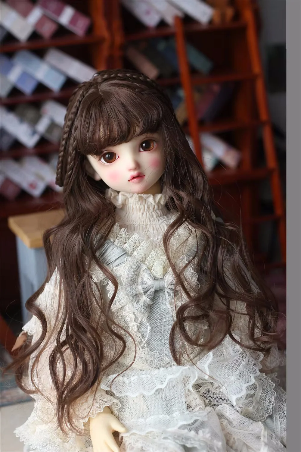 Bjd/sd boneca peruca elegante marrom meninas brinquedos 1/3 1/4 bonito macio leite seda longa trança estilo antigo cabelo encaracolado presentes boneca acessórios
