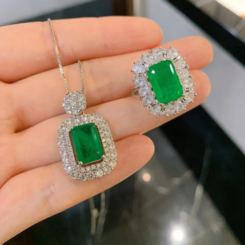 

Jewelry Set Emerald Gemstone Pendant Design Sense Light Luxury Square Diamond Emerald Ring