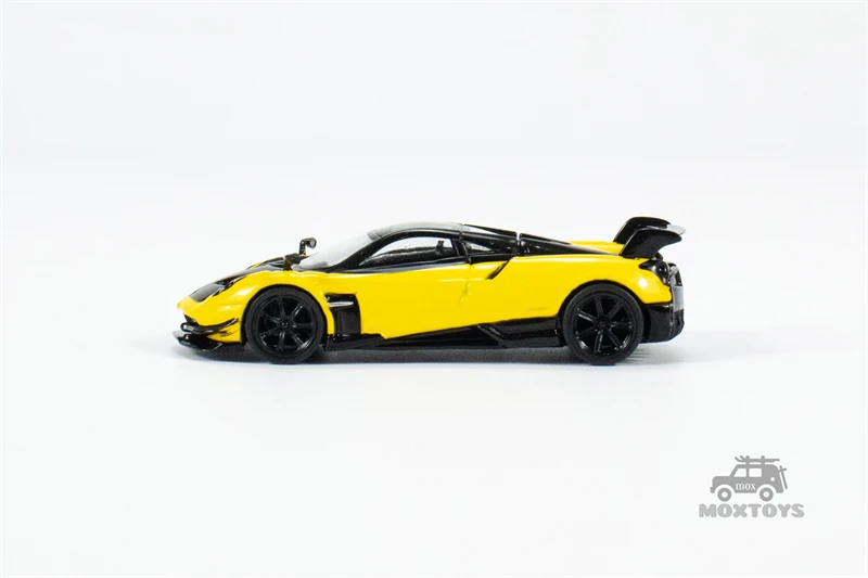 Tarmac Works 1:64 Pagani Huayra BC Giallo Limone Black Yellow Diecast Model Car