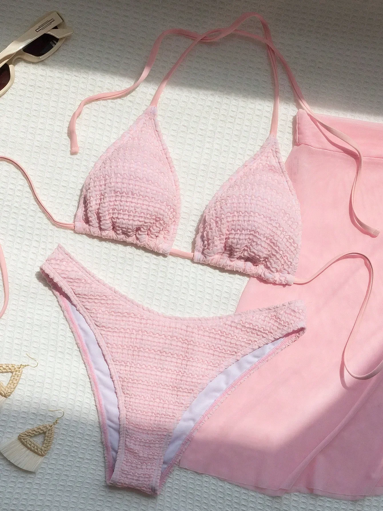 

Summer cute camisole neck-hanging bikini youthful beachside surfing female swimmer
