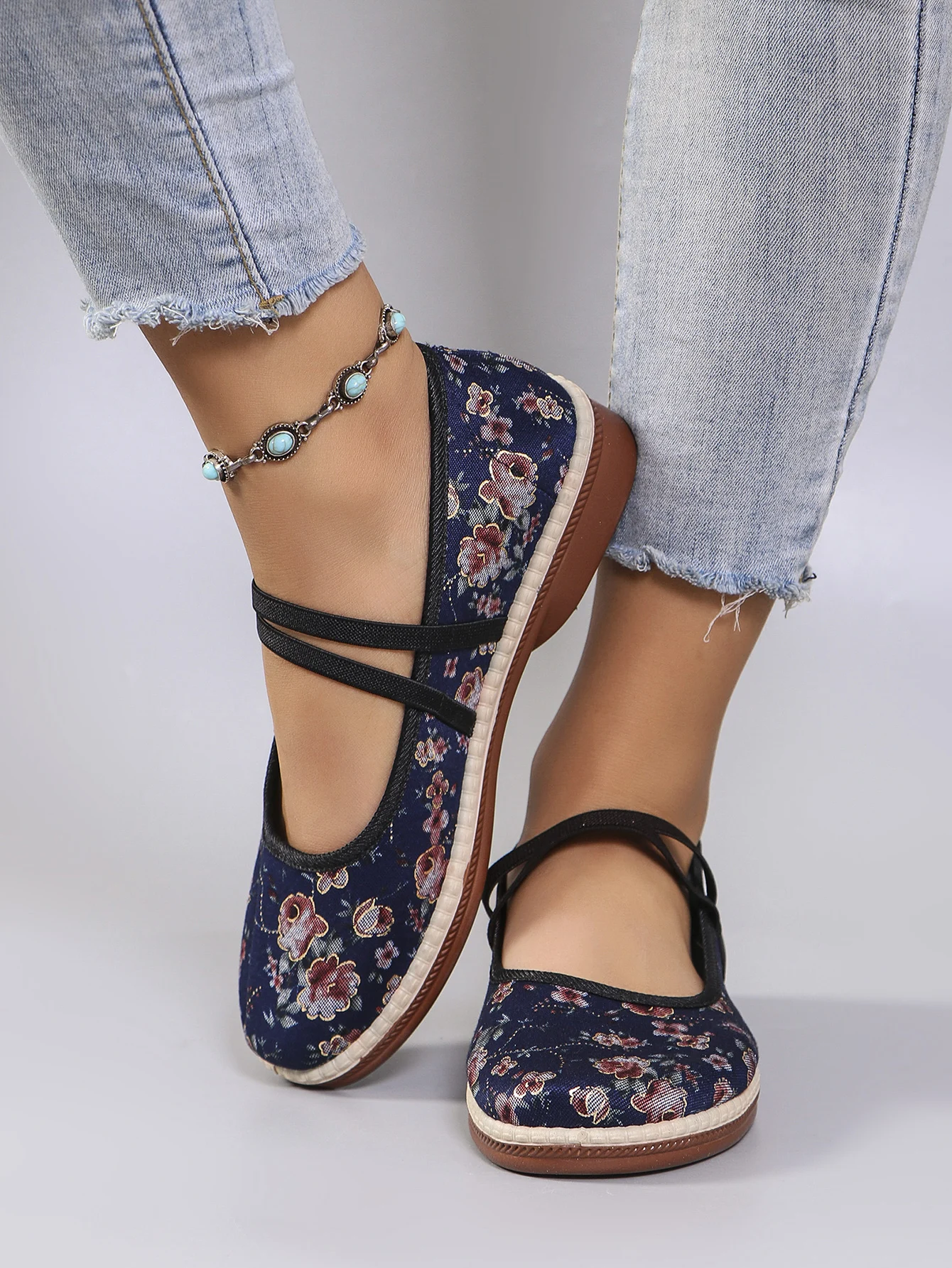 Spring New Women\'s Casual Sports Shoes Comfortable, Breathable, Lightweight, Wear resistant Lazy Shoes, Soft soled Flat Shoes
