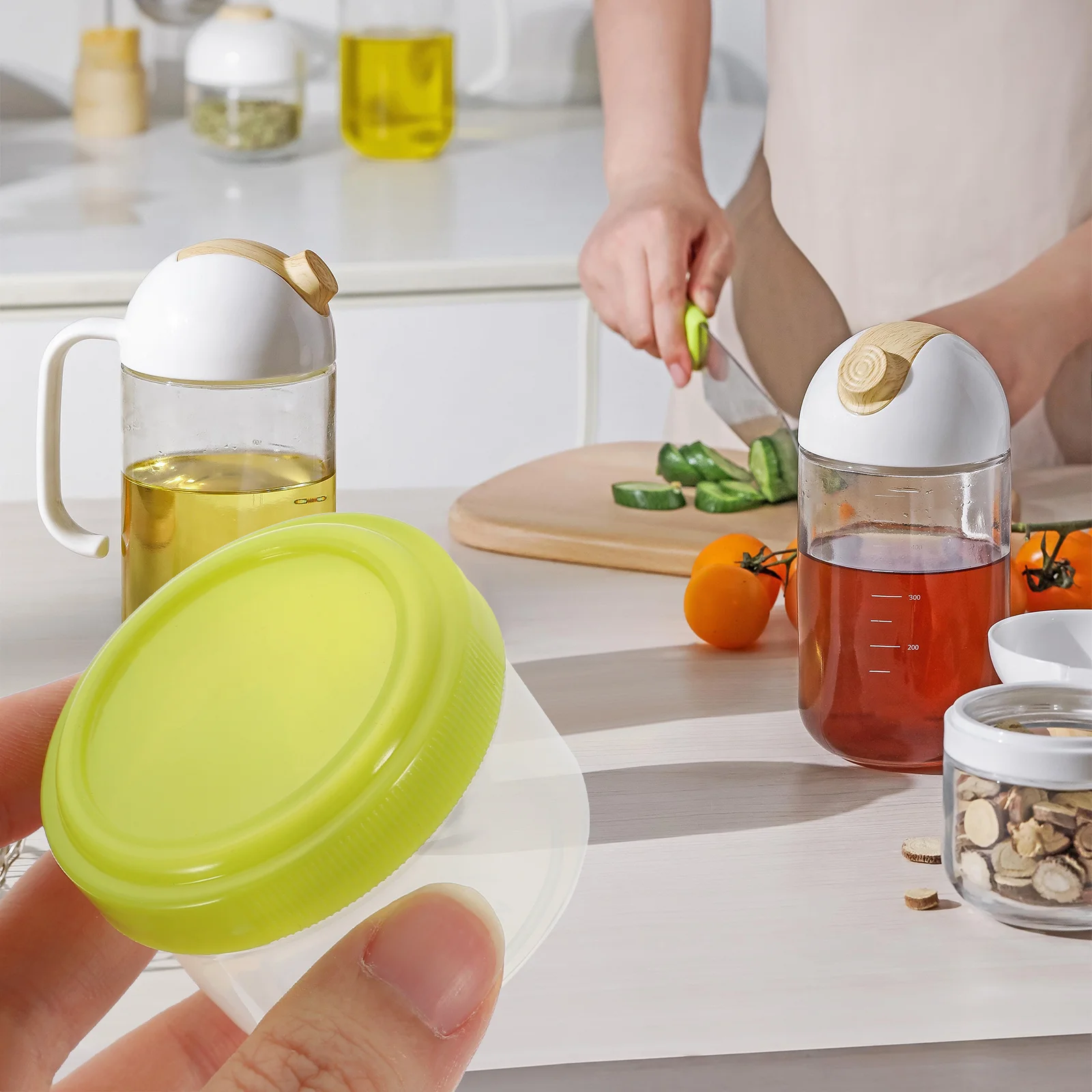 

16Pcs Leakproof Dressing Containers Reusable Portable Small Sauce Containers for Picnic Condiment Boxes Outdoor Barbecue