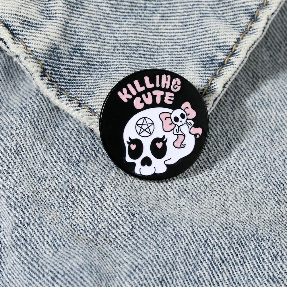 Killing Cute Skull Round Pins Skeleton Head Bowknot Heart Eyes Pattern Enamel Brooches Valentine's Day Jewelry Gift