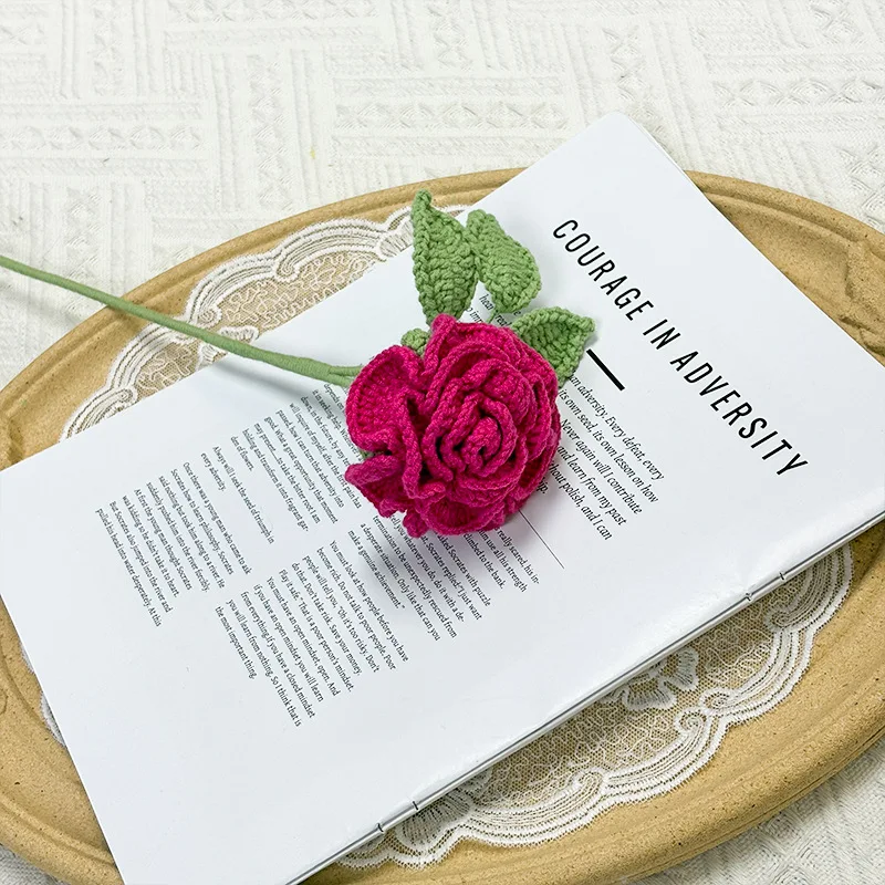 Gehäkelte Rosenzweige, handgefertigter Rosenstrauß, kreative künstliche Blumen, Dekoration für Hochzeitszimmer, Geschenk für Freunde. – Detail 4